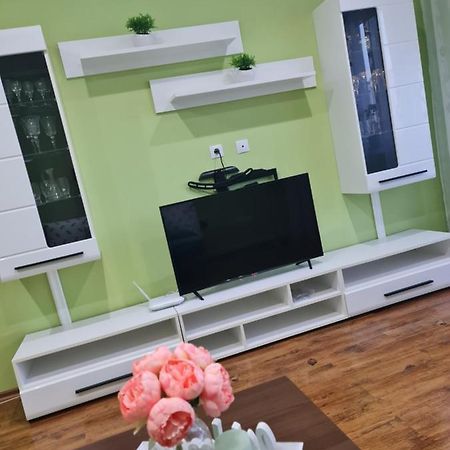 Apartament Modern Cristina&Jessica Mediaş Exterior foto