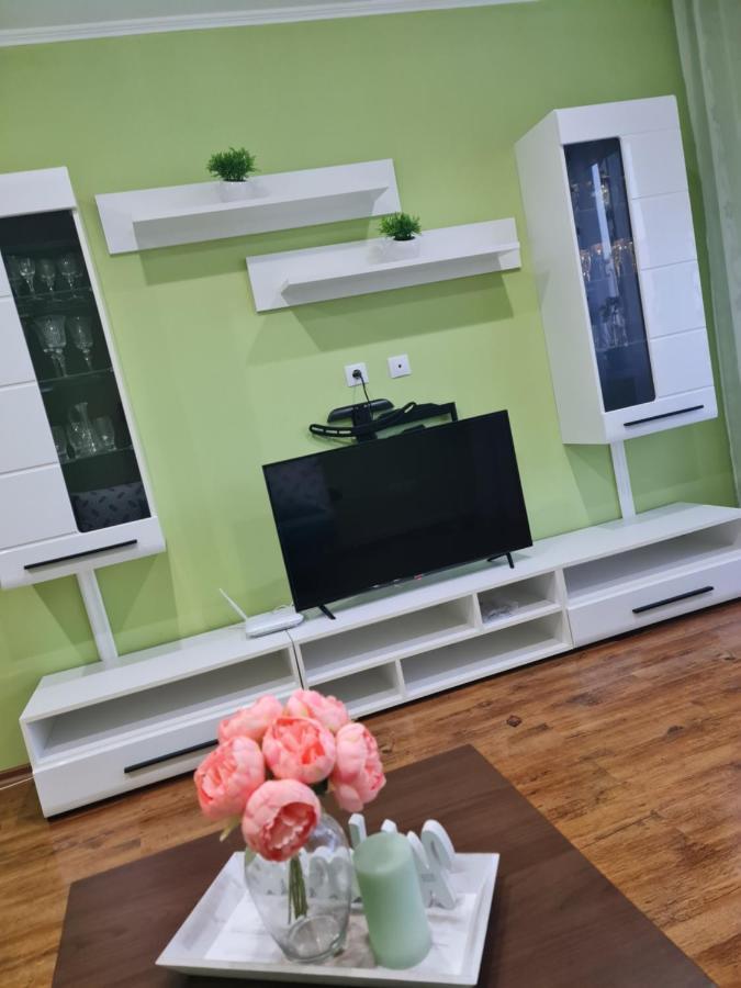 Apartament Modern Cristina&Jessica Mediaş Exterior foto